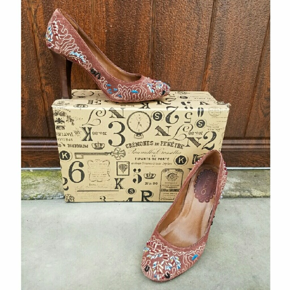 Aldo Shoes - Vintage Beautiful Suede Aldo Embroidered Suede Heels
